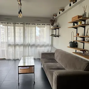 Appartement Terrasse Avec Vue, Proche Bercy-paris, 3 Pieces Spacieux Et Confort, Paris